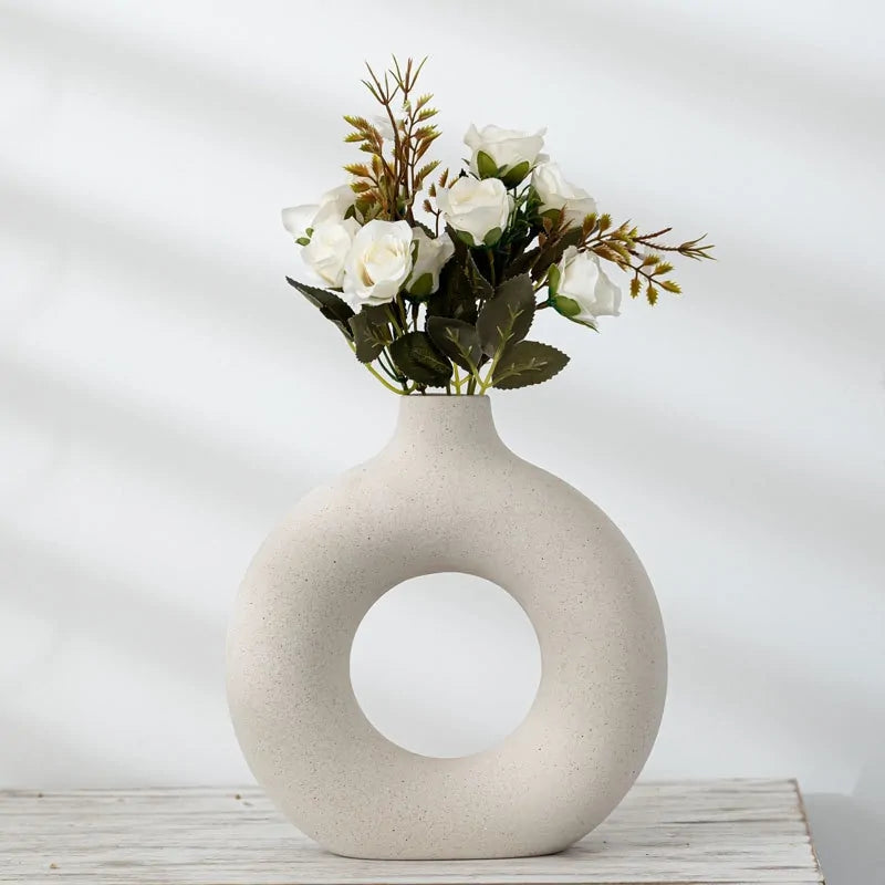 Elegante Florero de Cerámica para Decoración de Interiores